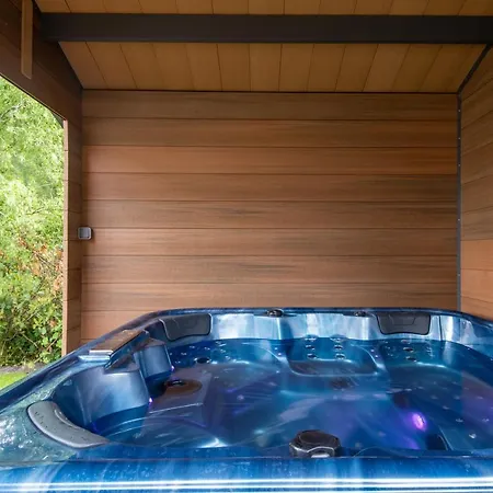 Holiday home Maison Avec Jacuzzi Biscarrosse
