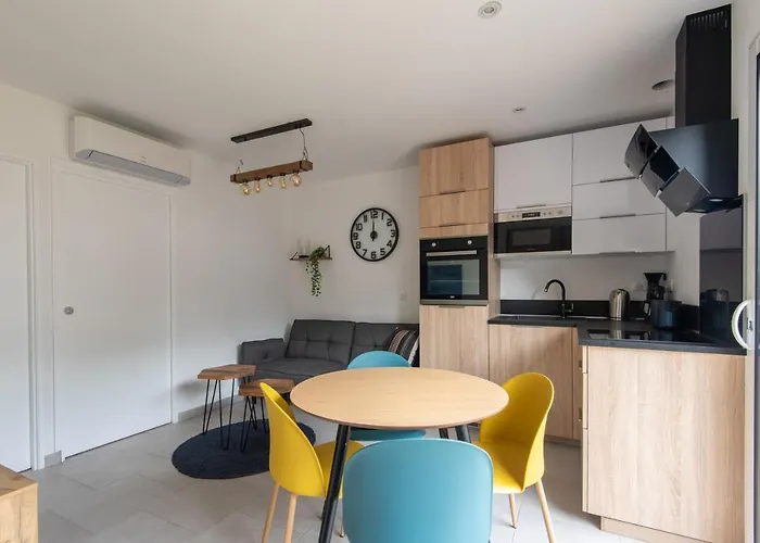 Holiday home Maison Avec Jacuzzi *