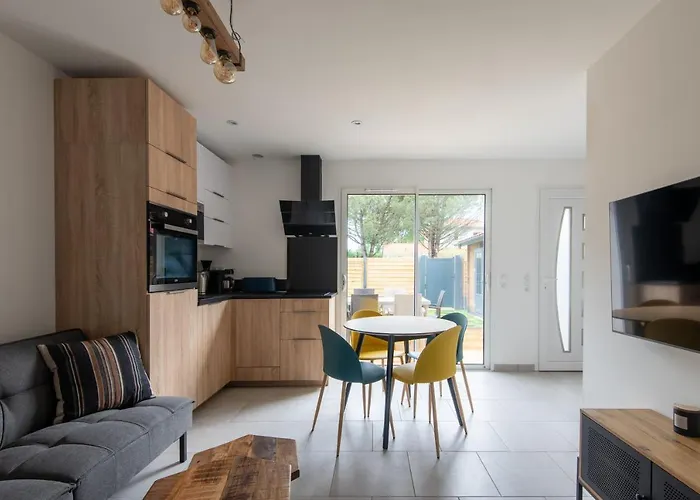 Maison Avec Jacuzzi ビスカロッス